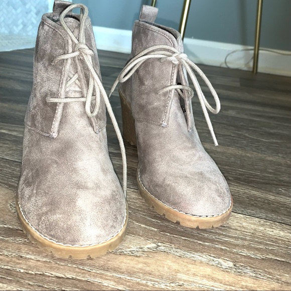 G.H Bass Tan Wedge Suede Ankle Boots Size 8 - Picture 12 of 14